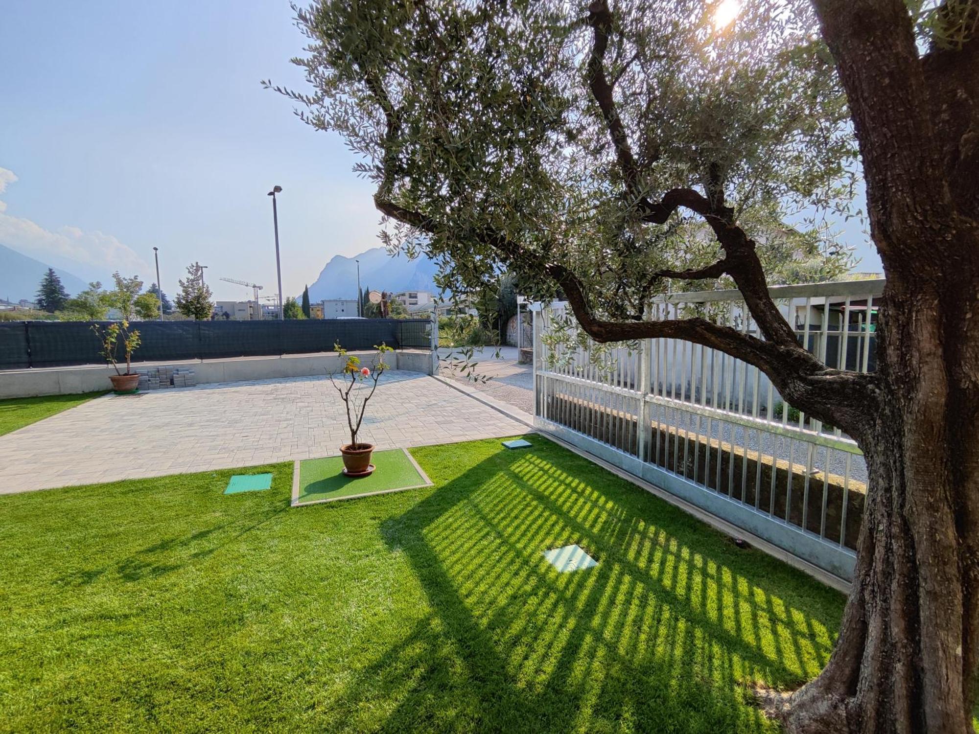 דירות ריבה דל גארדה Oasi Degli Ulivi מראה חיצוני תמונה